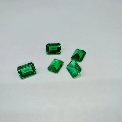 7*9mm 팔각형 에메랄드 절단 녹색 합성 에메랄드 스톤 영원히 한 색 모이산라이트